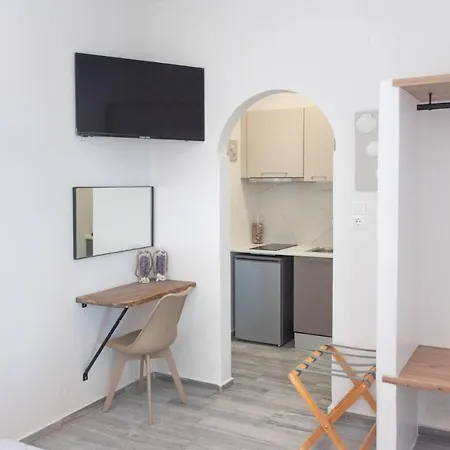 Navi B2 Brand New 2b/d In Naousa * Λειβαδιά