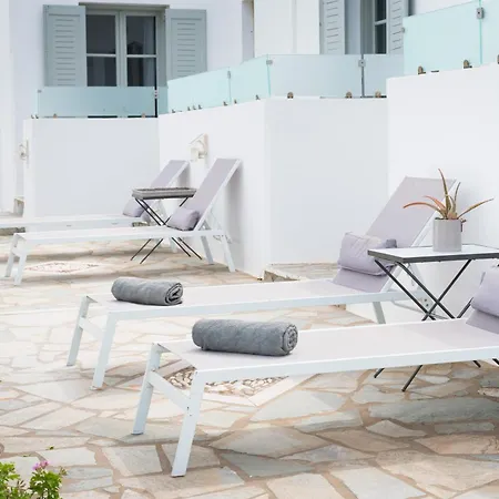Navi B2 Brand New 2b/d In Naousa Livadia (Paros)