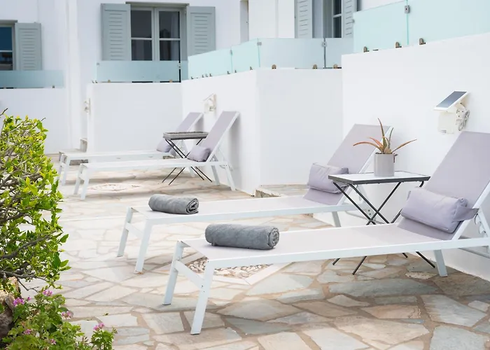 Navi B2 Brand New 2b/d In Naousa Livadia (Paros)